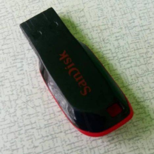 SanDisk 128GB Ultra Flair USB 3.0 Flash Drive - SDCZ73-128G-G46, black